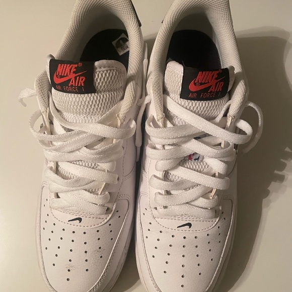 Nike Air Force One - Picture 2 of 6